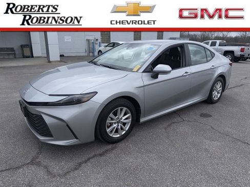 Used 2025 Toyota Camry LE image 1