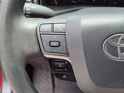 Used 2025 Toyota Camry LE FWD image 30
