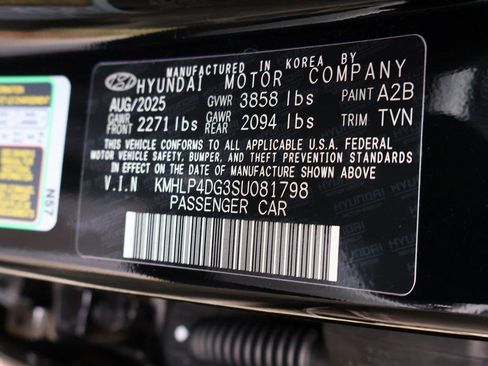 New 2025 Hyundai Elantra Limited image 41