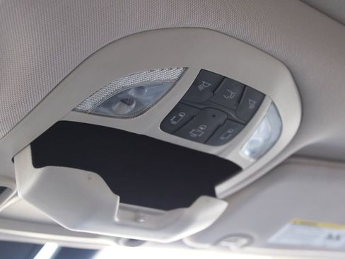 Used 2018 Chrysler Pacifica Touring-L Plus w/ Tire & Wheel Group image 48