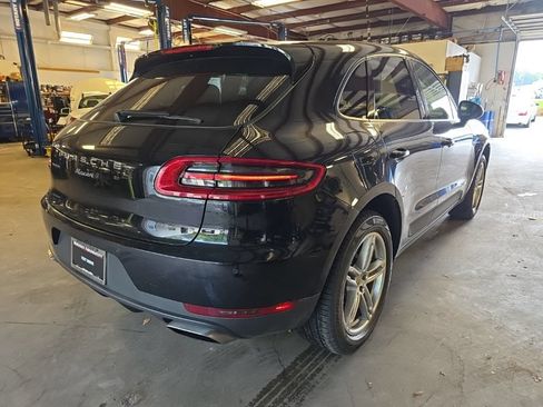 Used 2018 Porsche Macan AWD/4WD image 3