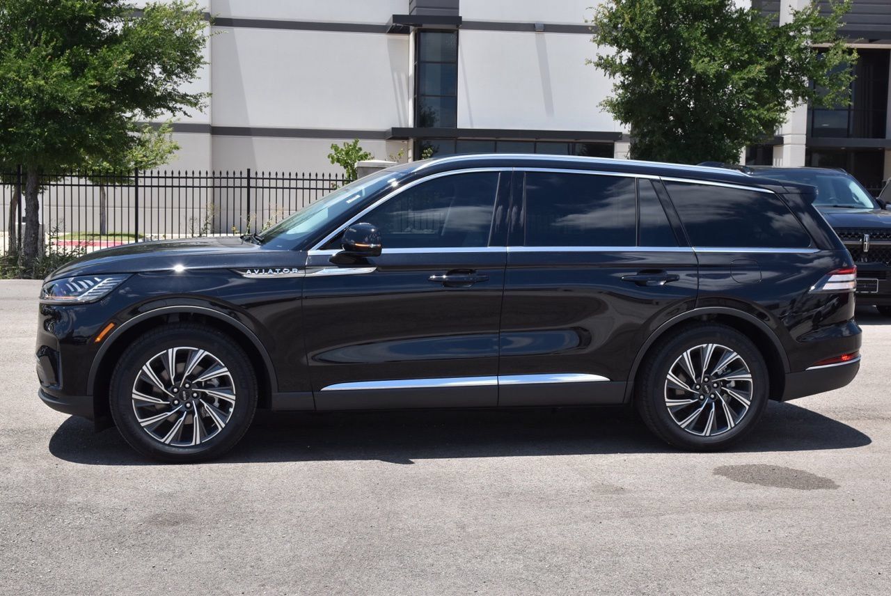 New 2026 Lincoln Aviator 2WD image 11