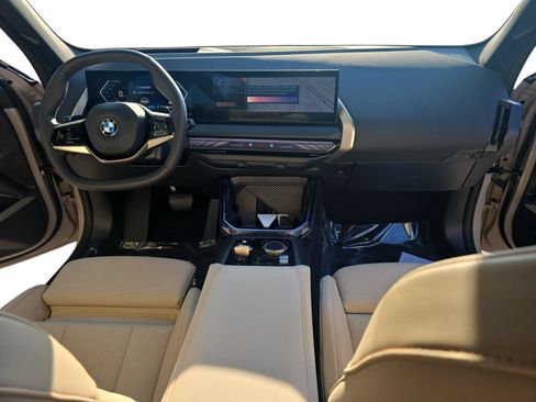 Used 2025 BMW X3 xDrive30i w/ Premium Package AWD/4WD image 9