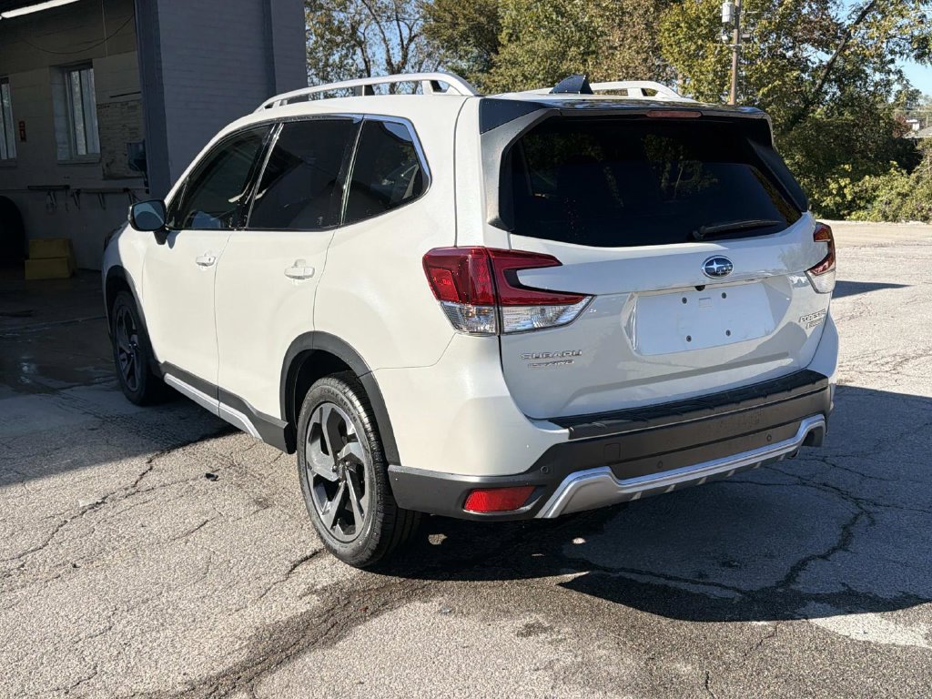 Used 2024 Subaru Forester Touring w/ POP Package 3 AWD/4WD image 7