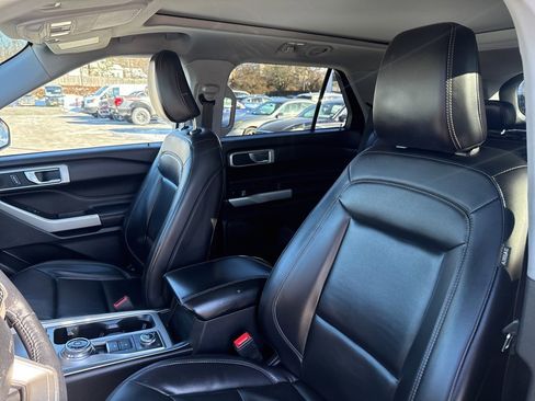 Used 2021 Ford Explorer XLT w/ Equipment Group 202A image 21