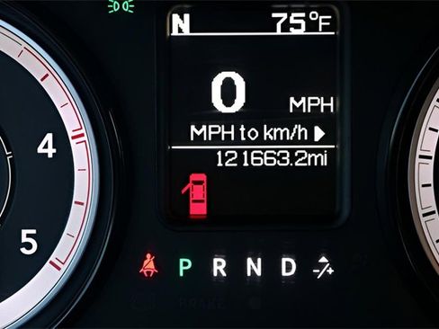 Used 2018 RAM 2500 Tradesman w/ Chrome Appearance Group image 19