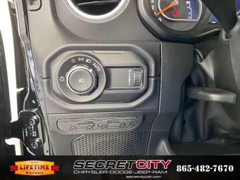 New 2026 Jeep Wrangler Unlimited Sahara AWD/4WD image 15
