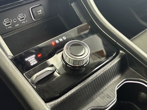 Used 2025 Jeep Grand Cherokee Limited w/ Luxury Tech Group II image 13