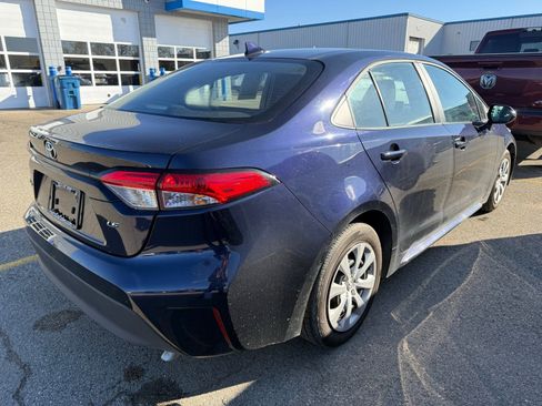 Used 2025 Toyota Corolla LE FWD image 2
