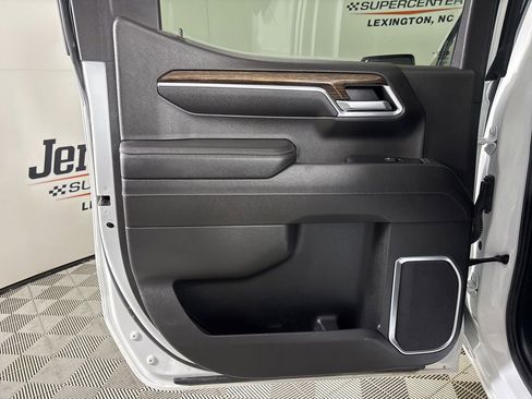 Used 2023 GMC Sierra 1500 SLE AWD/4WD image 19