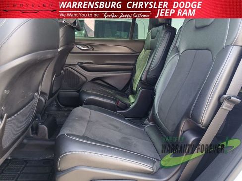 Used 2024 Jeep Grand Cherokee L Altitude image 12