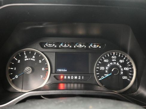 Used 2016 Ford F150 XLT w/ Equipment Group 302A Luxury AWD/4WD image 15