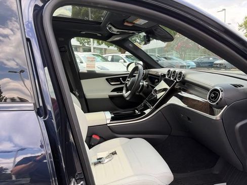 Used 2024 Mercedes-Benz GLC 300 4MATIC image 17