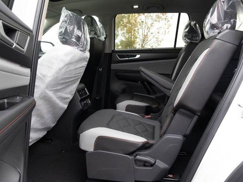 New 2026 Volkswagen Atlas Peak Edition image 33