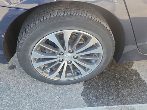 Used 2017 Buick LaCrosse Essence image 5