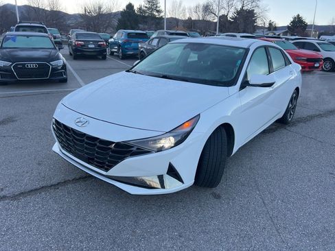 Used 2023 Hyundai Elantra Limited w/ Preferred Accessory Package image 13