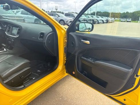 Used 2017 Dodge Charger SXT w/ AWD Plus Group image 38