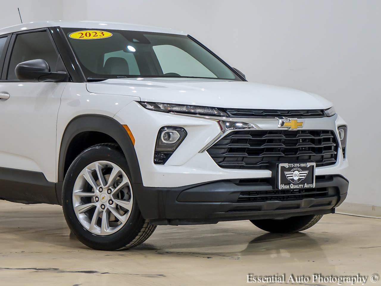 Used 2024 Chevrolet TrailBlazer LS FWD image 2