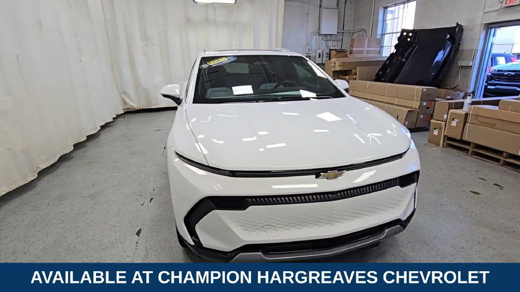 Used 2025 Chevrolet Equinox EV LT w/ Convenience Package AWD/4WD image 3