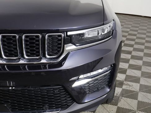 Used 2022 Jeep Grand Cherokee Limited 4xe w/ Luxury Tech Group II AWD/4WD image 19