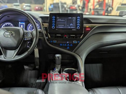 Used 2022 Toyota Camry SE image 17