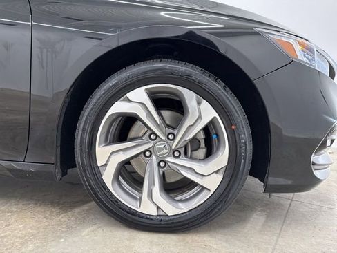 Certified 2018 Honda Accord EX image 12