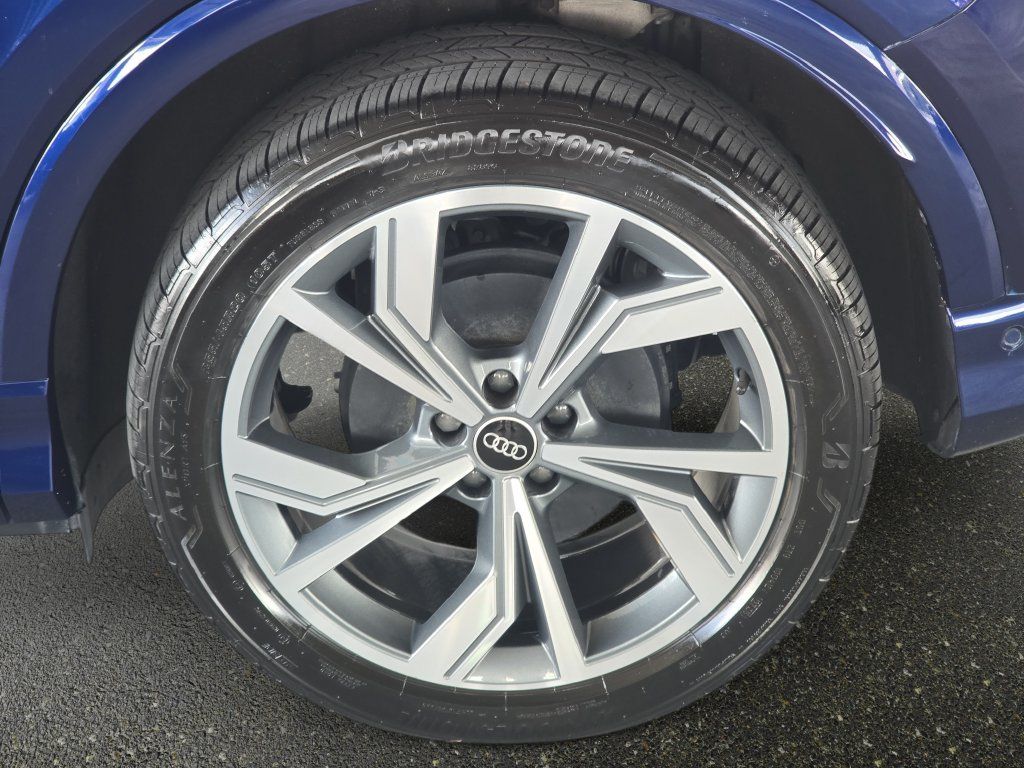 Used 2023 Audi Q4 e-tron Prestige AWD/4WD image 29