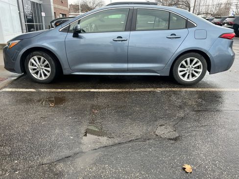 Used 2023 Toyota Corolla XLE image 9