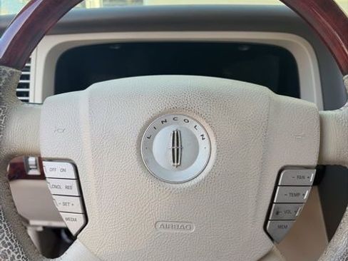 Used 2004 Lincoln Aviator AWD image 14
