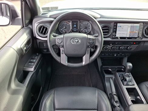 Certified 2022 Toyota Tacoma TRD Off-Road image 11