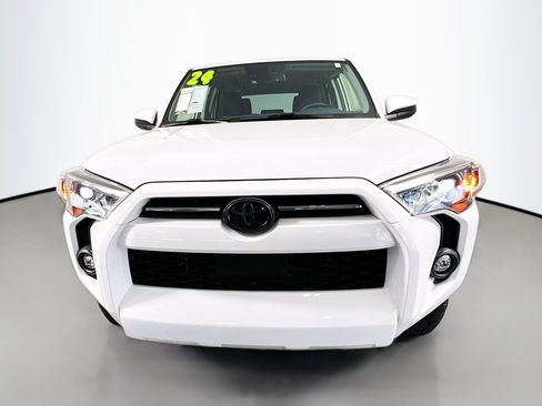 Used 2024 Toyota 4Runner SR5 RWD image 11