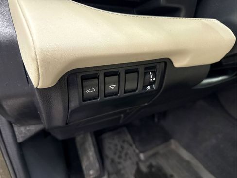 Used 2023 Subaru Ascent Limited image 35