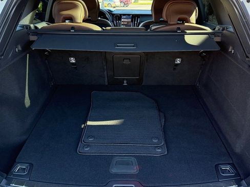 Used 2024 Volvo XC60 B5 Plus Dark w/ Climate Package image 12