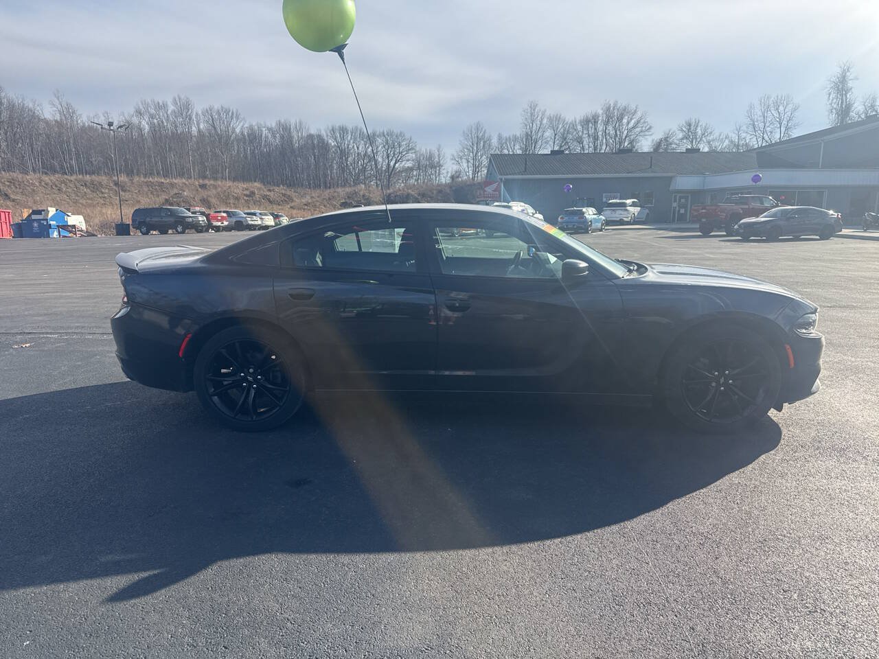 Used 2018 Dodge Charger SXT w/ Blacktop Package RWD image 9