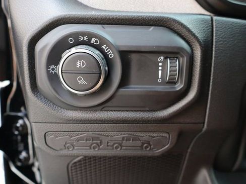 New 2025 Jeep Gladiator Sport image 13