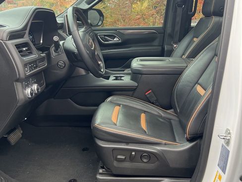 Used 2023 GMC Yukon AT4 image 4