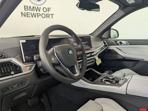 New 2026 BMW X5 xDrive50e image 11