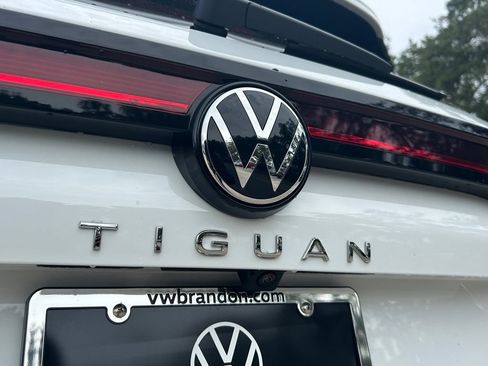 New 2026 Volkswagen Tiguan SE FWD image 39