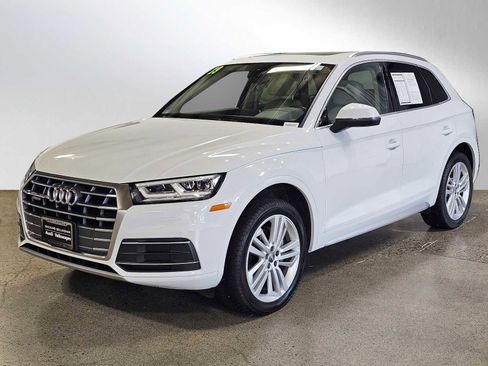 Used 2019 Audi Q5 2.0T Premium Plus w/ Premium Plus Package image 3