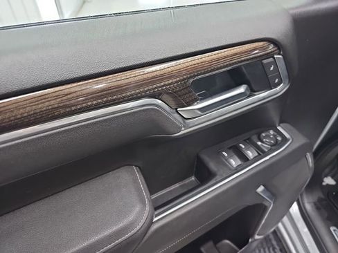 Used 2025 Chevrolet Silverado 1500 LT image 11