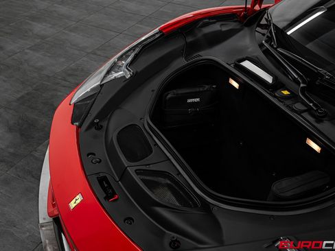 Used 2015 Ferrari 458 Speciale Coupe RWD image 11