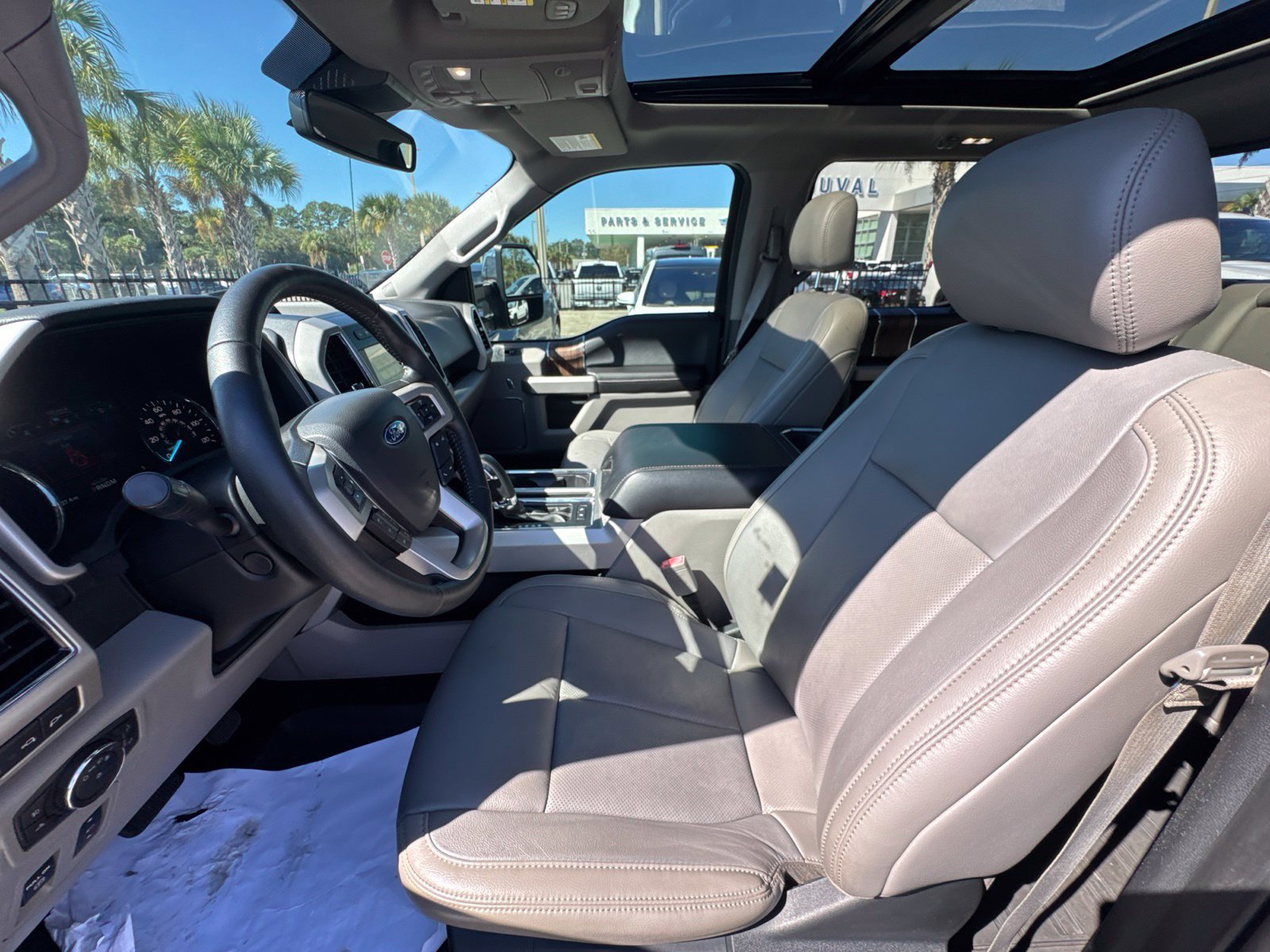 Used 2019 Ford F150 Lariat w/ Equipment Group 502A Luxury AWD/4WD image 15