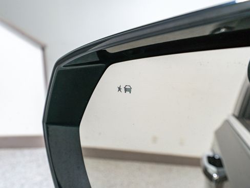 Used 2021 GMC Yukon SLT image 13