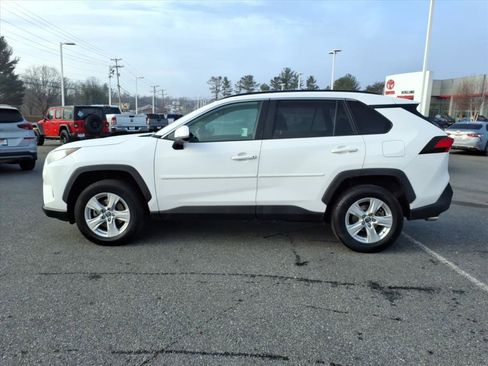 Used 2021 Toyota RAV4 XLE image 14