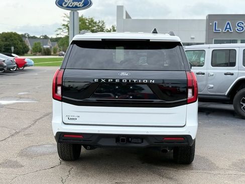 Used 2025 Ford Expedition Active AWD/4WD image 38