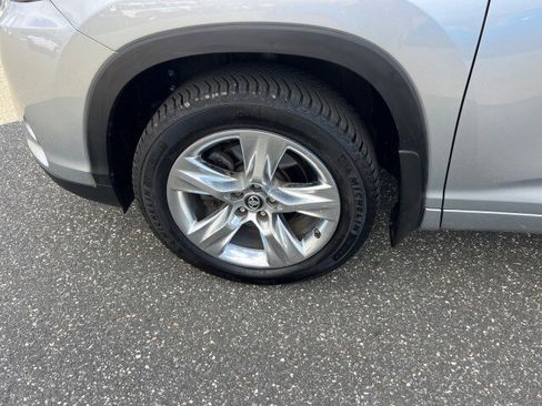 Used 2018 Toyota Highlander Limited image 29