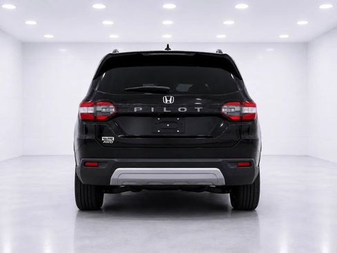 Used 2025 Honda Pilot EX-L image 4