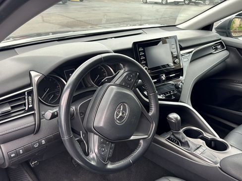 Used 2024 Toyota Camry SE FWD image 10