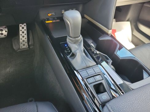 Used 2025 Toyota Camry XSE FWD image 19