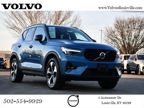 Certified 2025 Volvo XC40 B5 Plus image 1